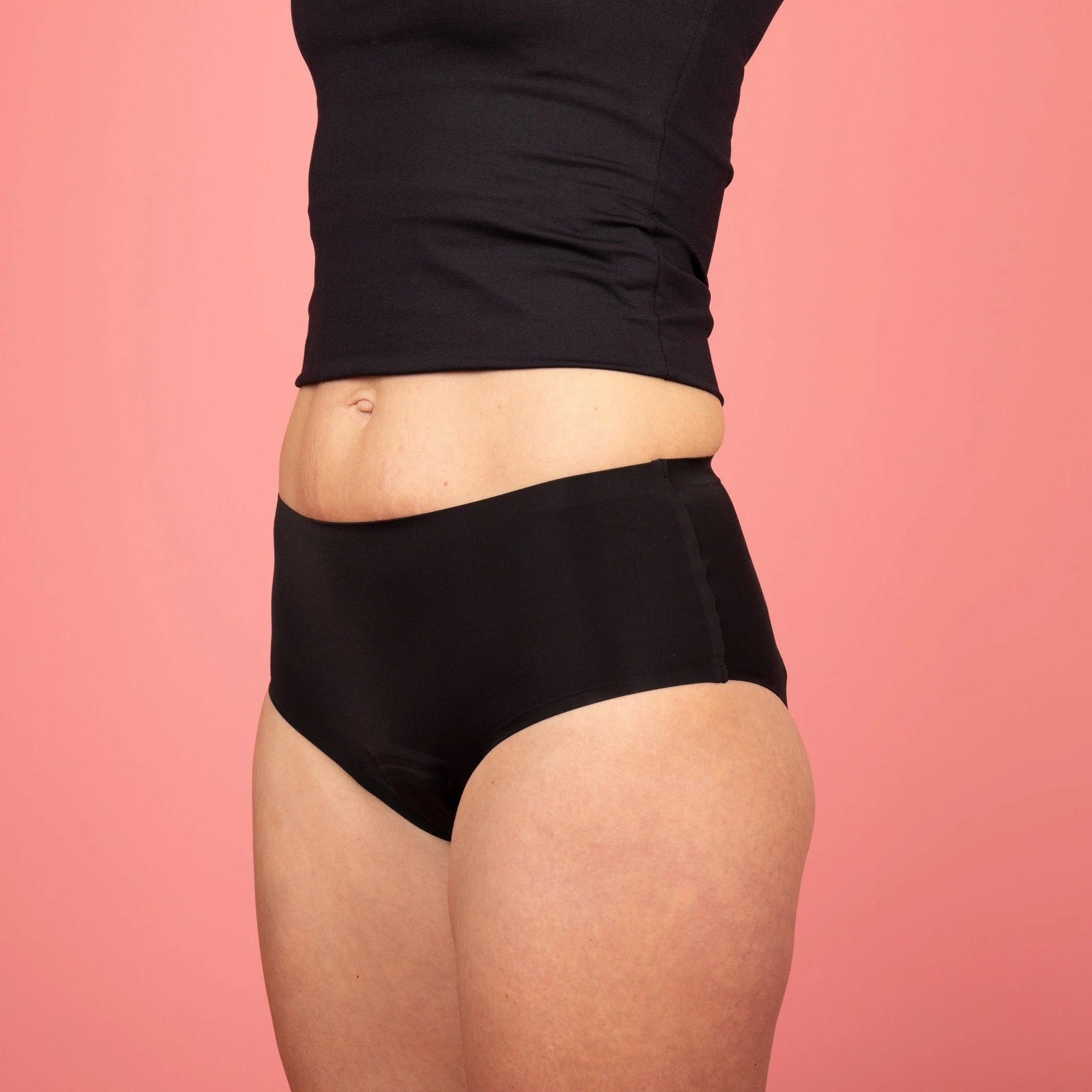 EMMY Nahtloser Slip Schwarz - Image 3