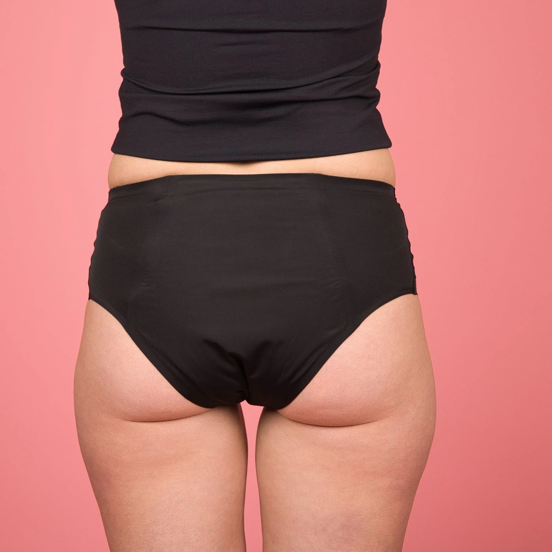 EMMY Nahtloser Slip Schwarz - Image 4